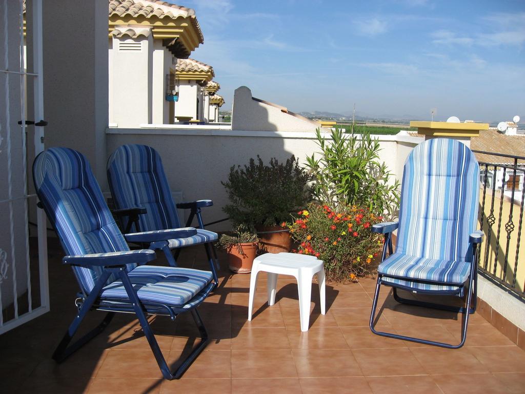 2 Bedroom Cozy Apartment In Torrevieja Extérieur photo